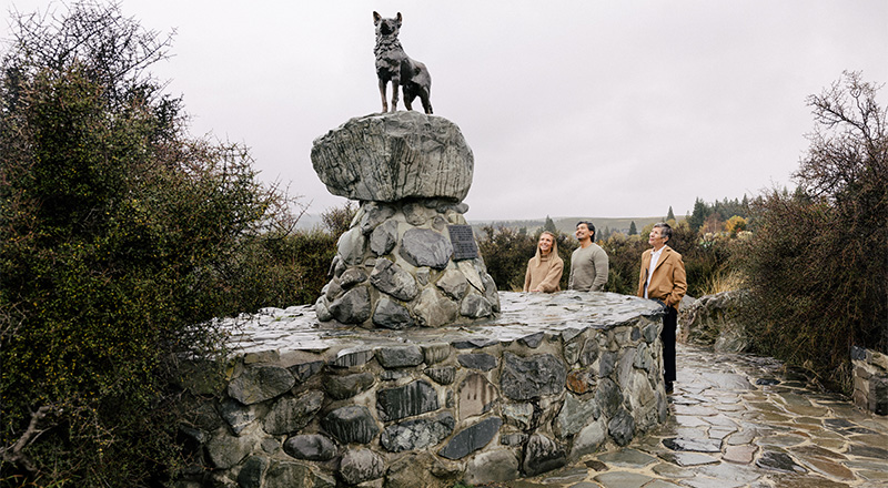 mackenzie dog statue thumbnail